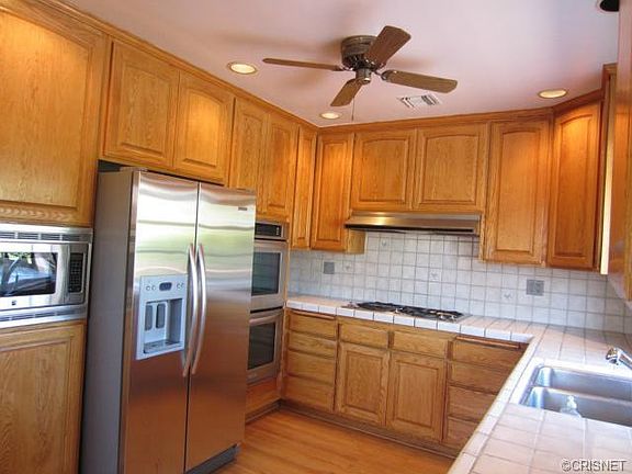 2nd image of 7100 Cozycroft Ave