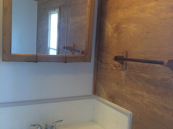 2nd image of 32 Lake Vista Cir