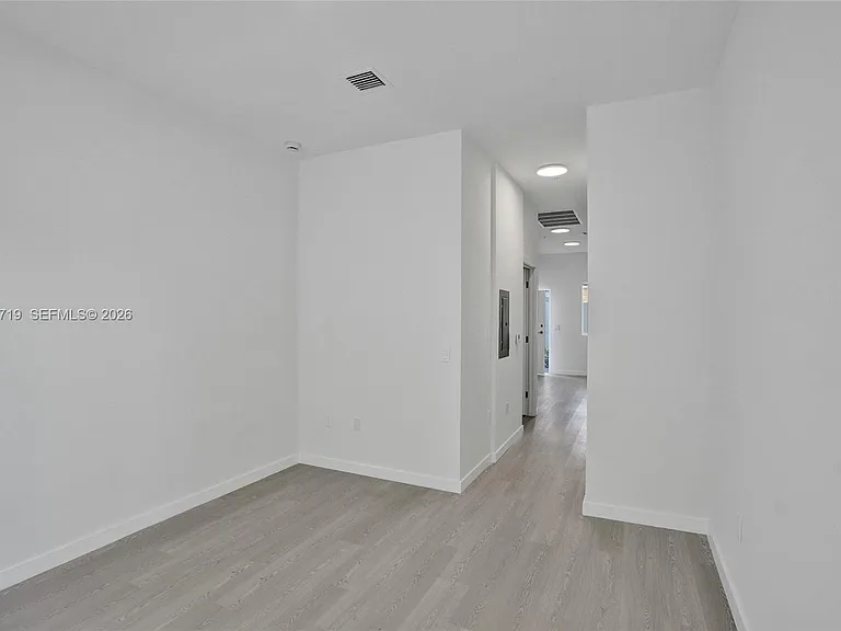 1567 NW 1st St #2 — Photo 17