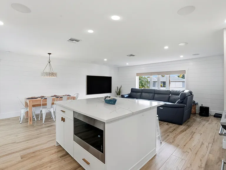 6163 Plumosa Ave — Photo 16