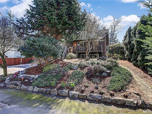 2nd image of 4115 NE 205th St