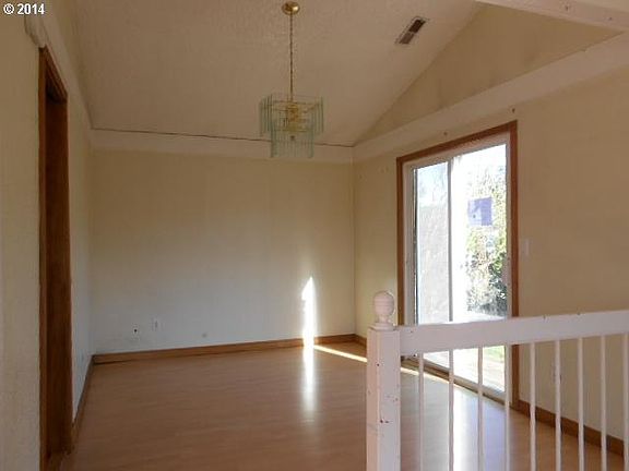 3rd image of 2309 NE Cranbrook Dr
