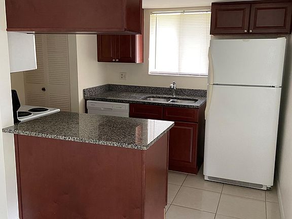 3rd image of 3311 New South Province Blvd APT 1