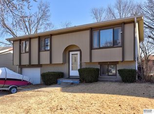 12711 Larimore Ave, Omaha, NE 68164