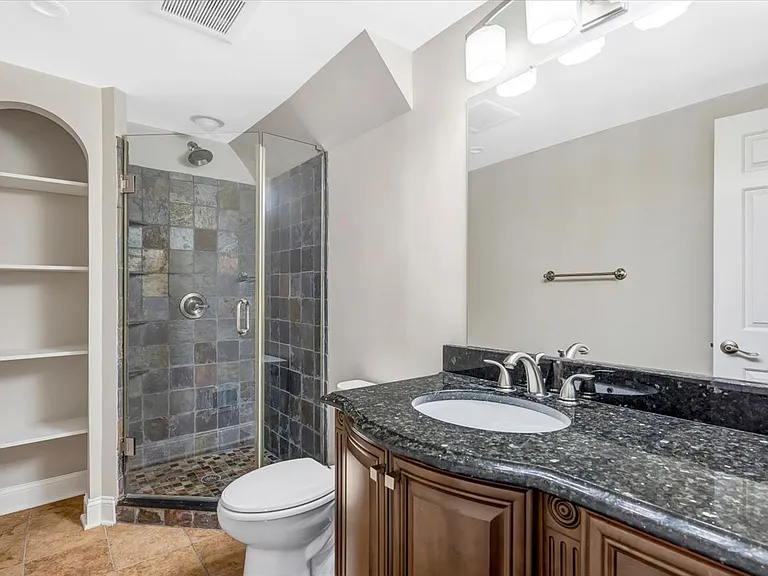Fourth level full bathroom