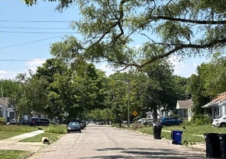 Exterior Neighborhood (street photo)