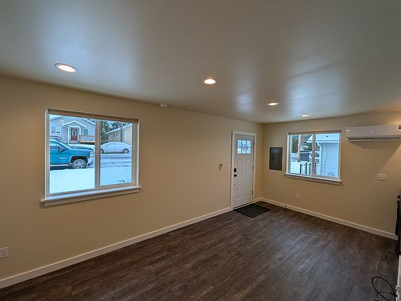 4th image of 1133 W 19th St #A