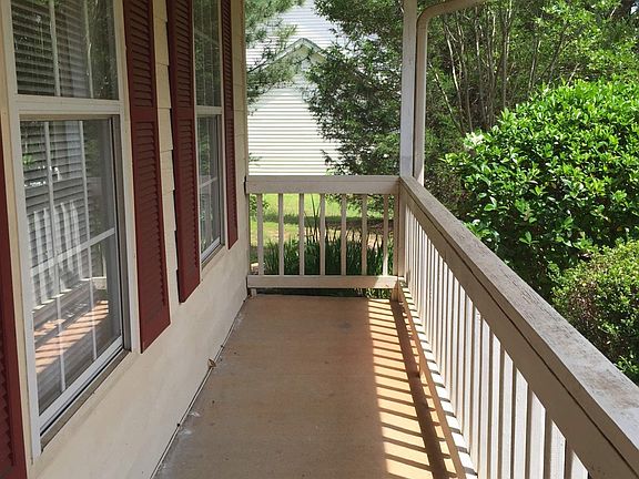 5th image of 289 River Chase Dr