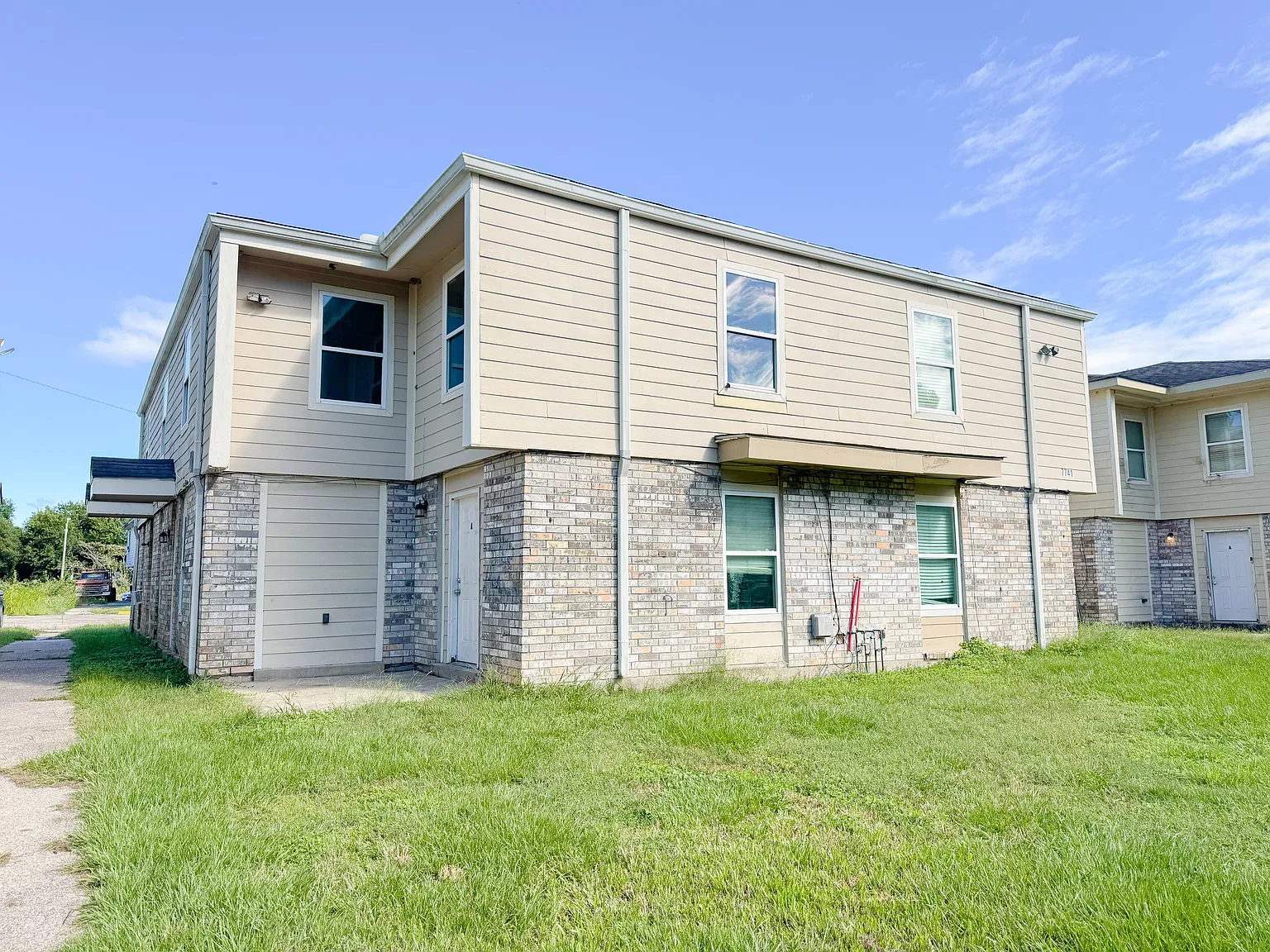 2 bed, 1100 sqft, $1,000 — Photo 1