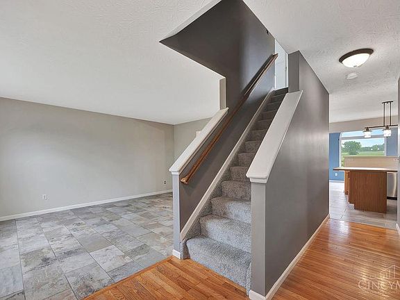 2nd image of 19 Gardenia Dr