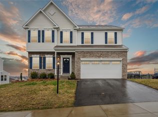 511 Emerald Dr, Coraopolis, PA 15108
