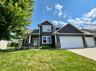 1586 Echo Ridge Rd SW, Rochester, MN 55902