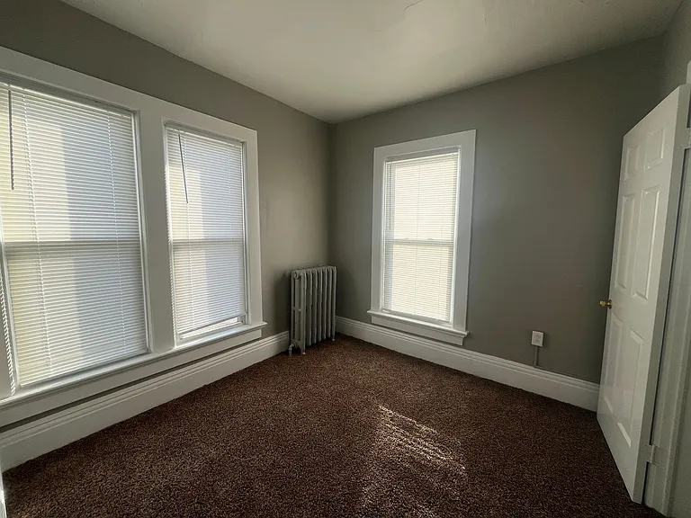 130 W Creighton Ave — Photo 7