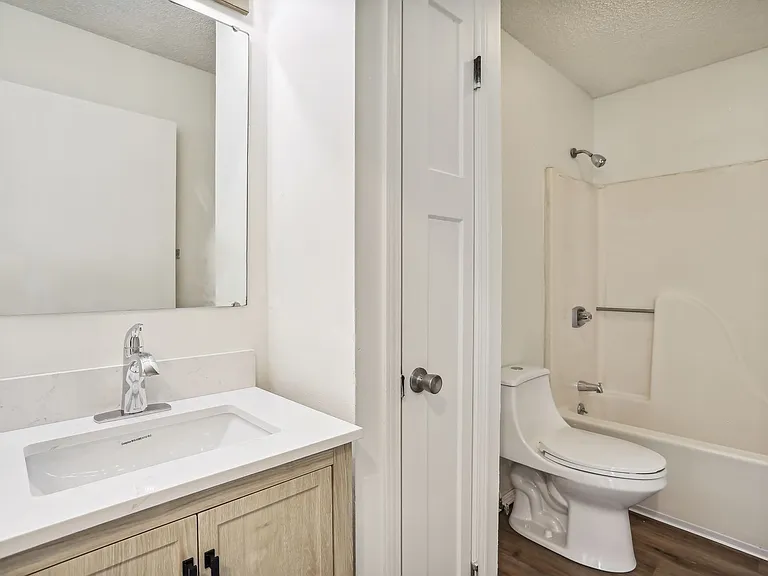 2402 High View Ct — Photo 11
