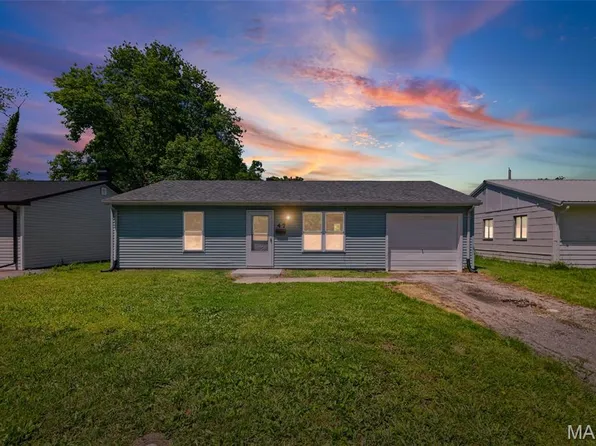 47 Saint Henry Dr, Cahokia, IL 62206