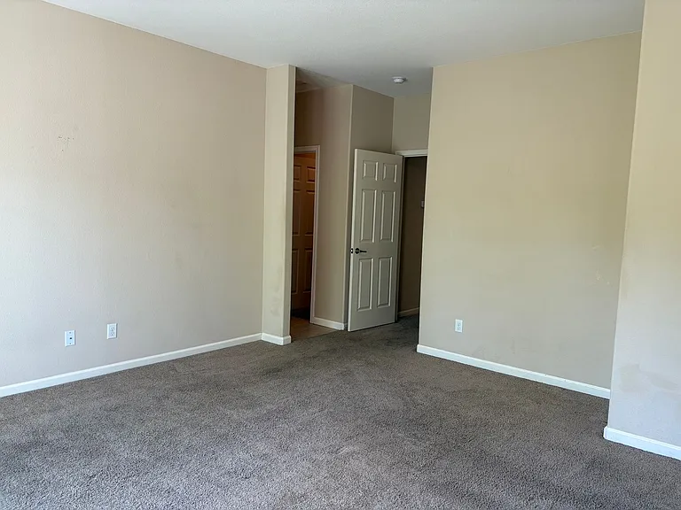 2051 Virginia Lake Way — Photo 8