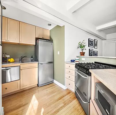 3rd image of 200 E 16th St APT 8K