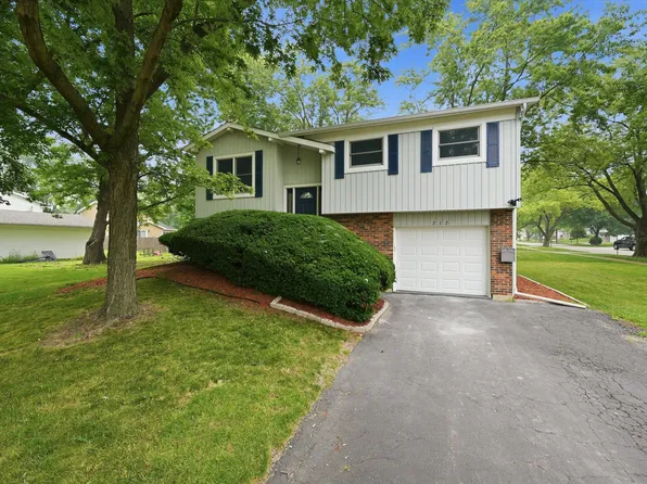 212 Kenilworth Dr, Bolingbrook, IL 60440