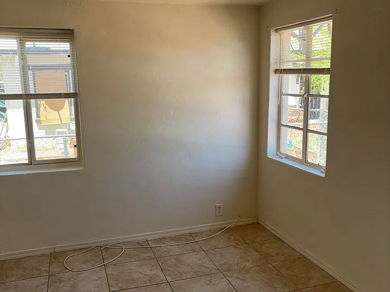 208 W Kelso St — Photo 11
