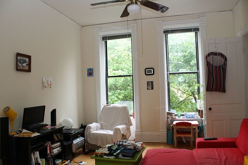 1st image of 2107 N Kenmore Ave APT 2F