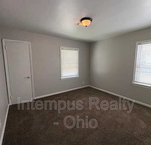 4106 E 153rd St — Photo 9
