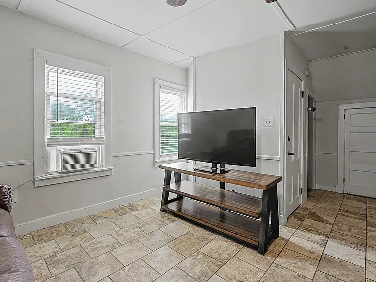 67 5th St #3 — Photo 5