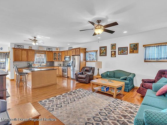 4th image of 2 Kingfisher Ln