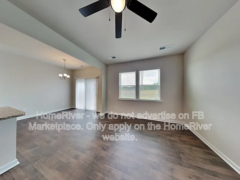 3 bed, 2.0 bath, 1432 sqft, $1,900 — Photo 4