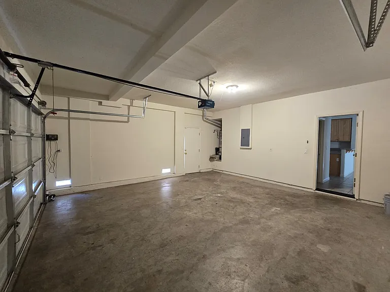 5130 Lakeshore Dr — Photo 46