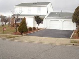 5 Patriot Ct, Edison, NJ