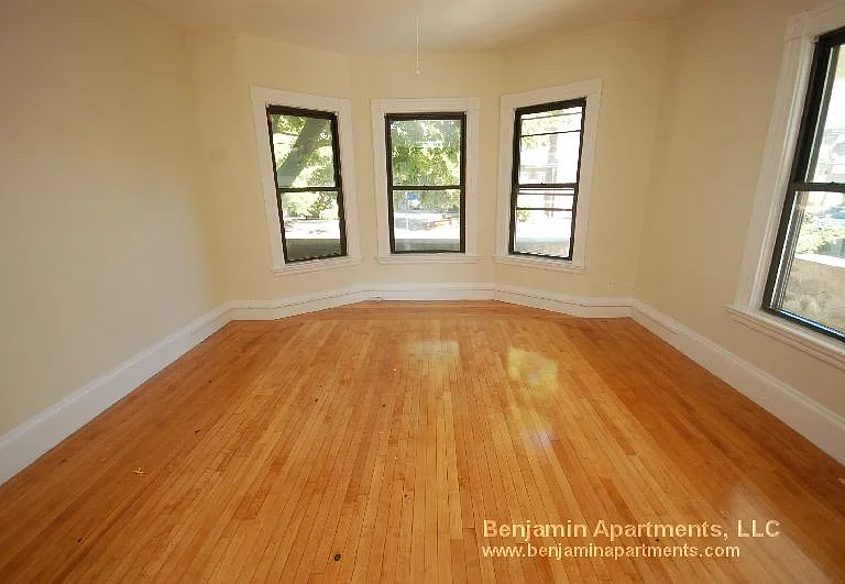 31 Quint Ave #2 — Photo 3
