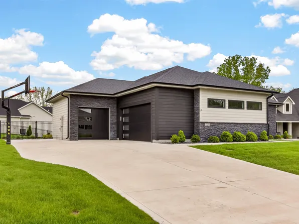 1031 Timber Valley Cir, Polk City, IA 50226