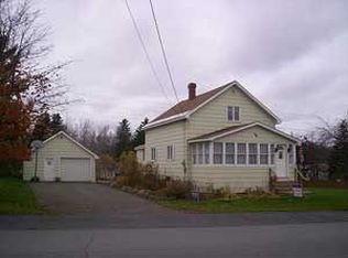 16 Cedar St, Presque Isle, ME 04769