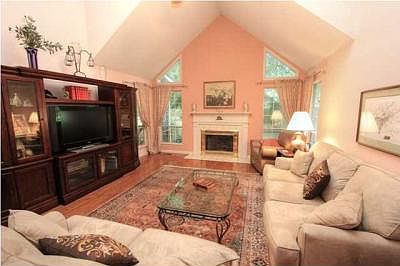 5th image of 706 Creek Dr