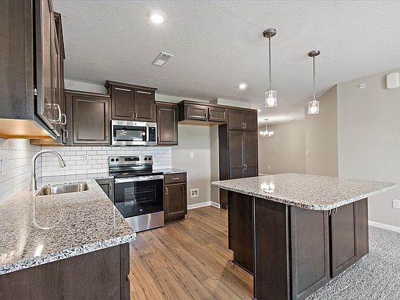 4th image of 528 Station Dr #39-102