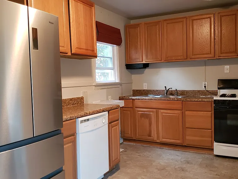 324 E Leicester Ave — Photo 4