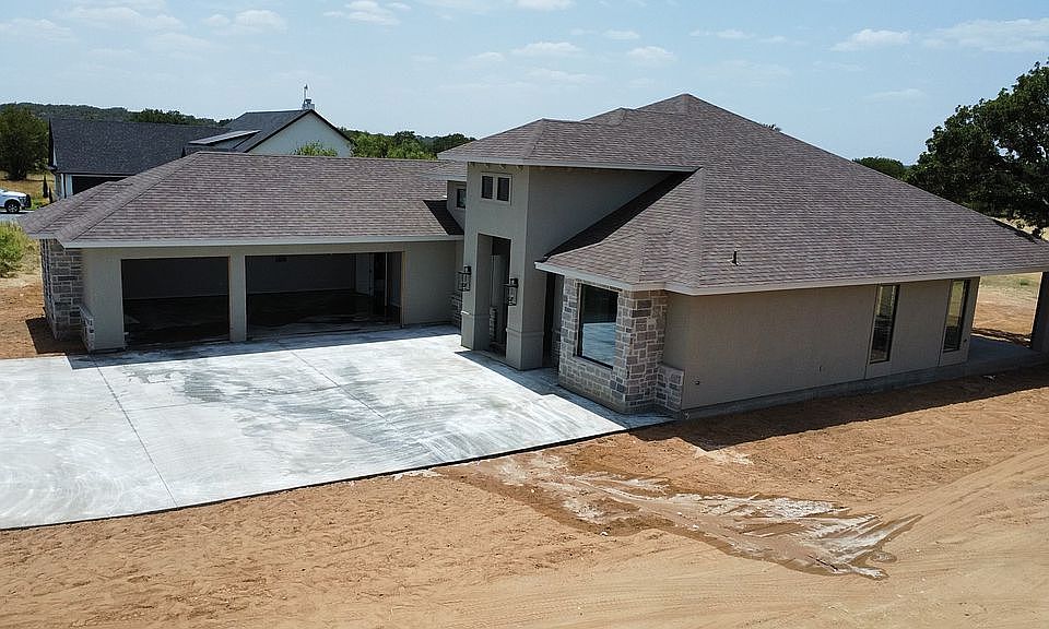 3 car garage and big drive
