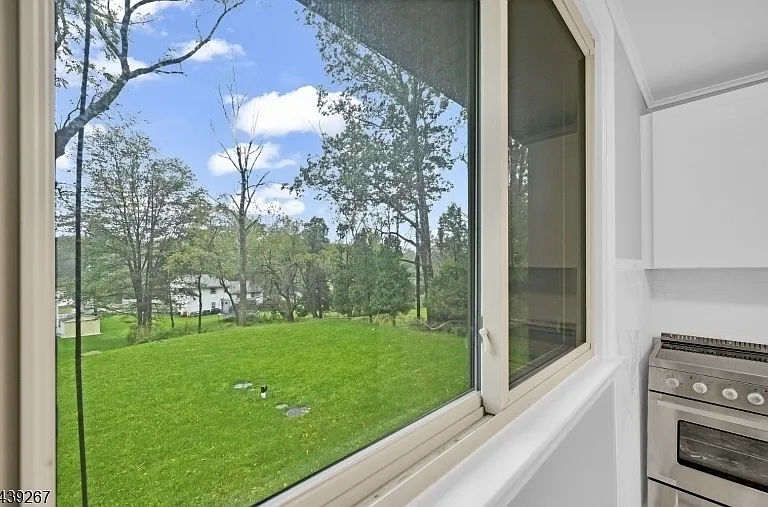 14 Sharon Ct — Photo 14