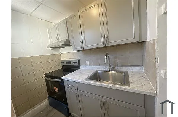 Building Photo - 18 Lawton Ave #3