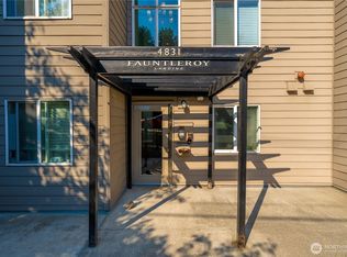 4831 Fauntleroy Way SW APT 401, Seattle, WA 98116