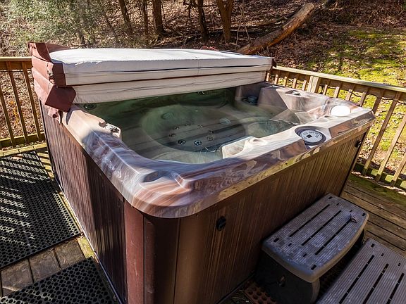 5th image of 18591 Hockman Rd