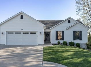 220 Bentley Ct W, Imperial, MO 63052