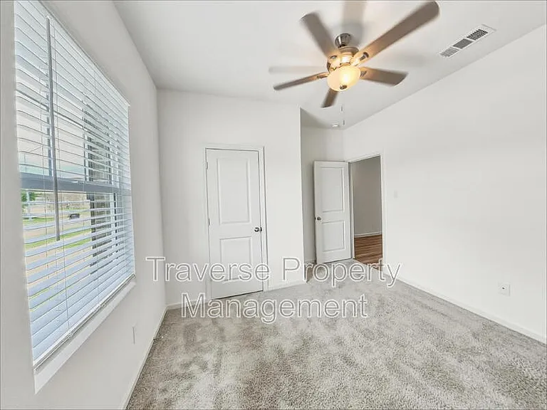 1713 Escondido Dr — Photo 14