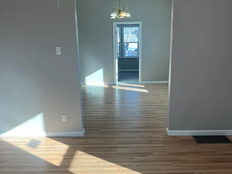 1617 Belmont Ave — Photo 6