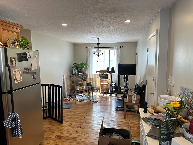 52 Gilbert St — Photo 9