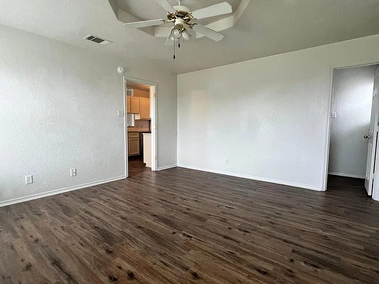 4307 Maggie Dr — Photo 9