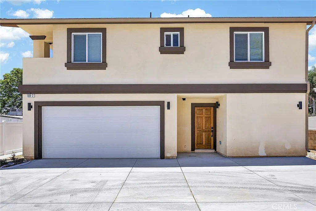 3 bed, 2.5 bath, 1189 sqft, $2,850 — Photo 1