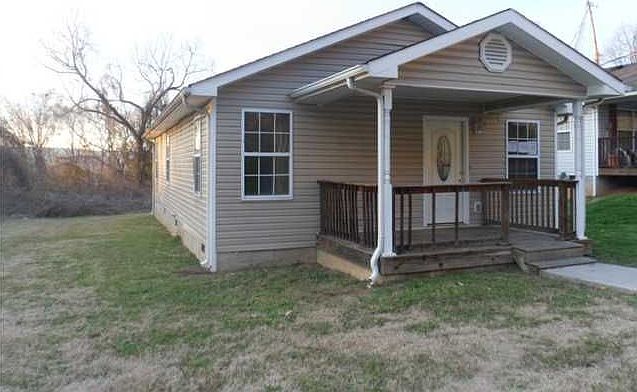 1st image of 631 Fisher Ave