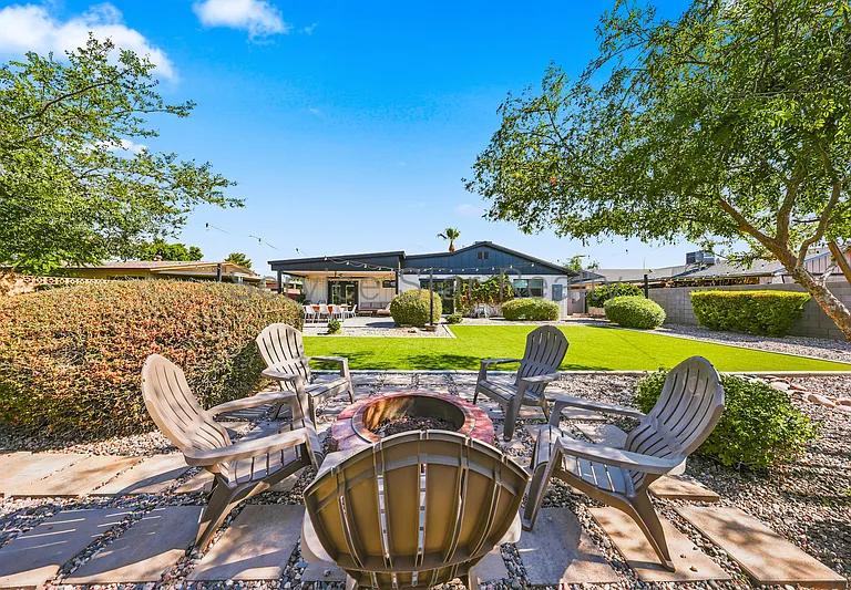 2162 E Concorda Dr — Photo 42