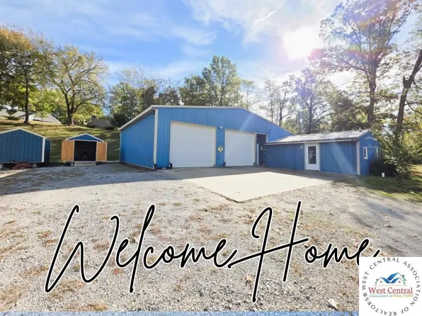 922 N Water St, Clinton, MO 64735